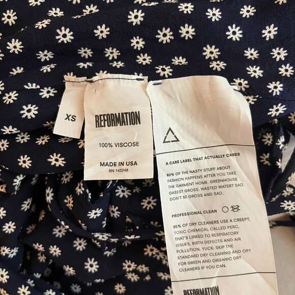 Reformation Size XS Daisy Print Wrap Mini Dress Sash Tie Navy Blue White - Picture 3 of 14